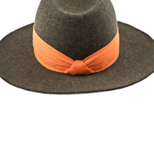 Laden Sie das Bild in den Galerie-Viewer, Bush Hat mit orangem Hutband - wieder alle Größen am Lager!
